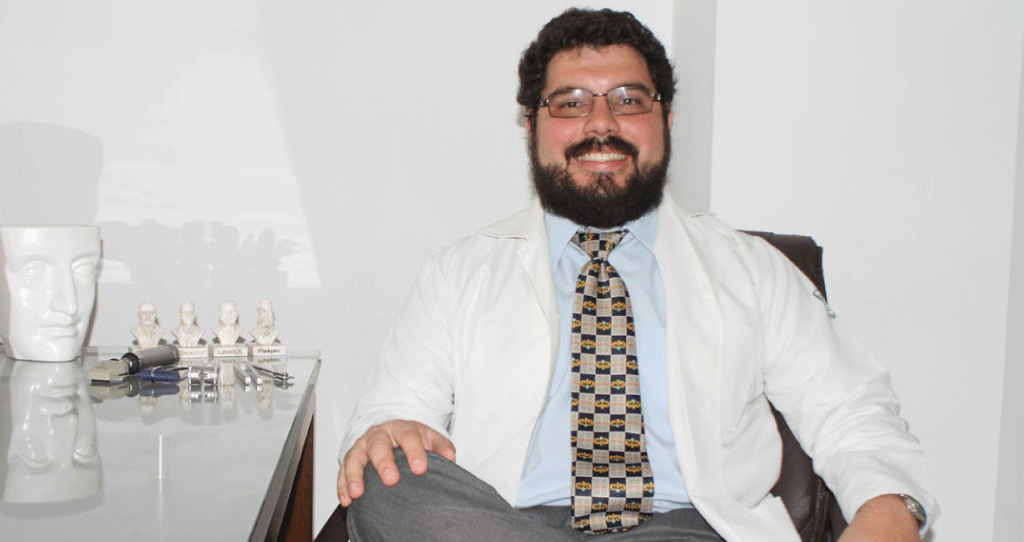 Dr. Ricardo Espinosa Partida / Médico Neurólogo